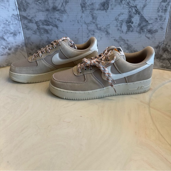 Nike Air Force 1 - Picture 6 of 10